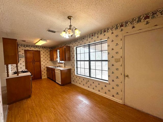 507 Oak Trail, Queen City, TX 75572