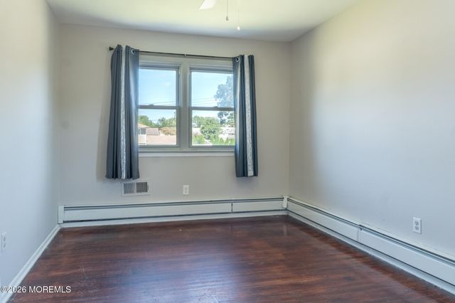 31 Kim Lane, Toms River, NJ 08755