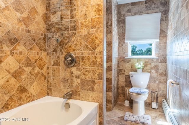 31 Kim Lane, Toms River, NJ 08755