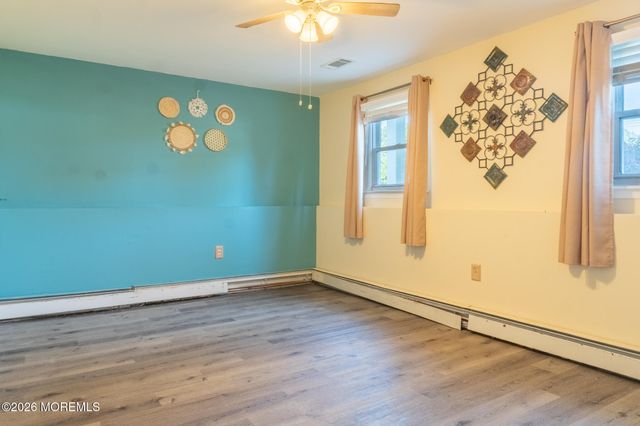 31 Kim Lane, Toms River, NJ 08755