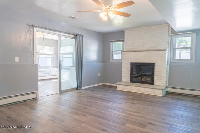 31 Kim Lane, Toms River, NJ 08755
