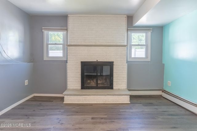 31 Kim Lane, Toms River, NJ 08755