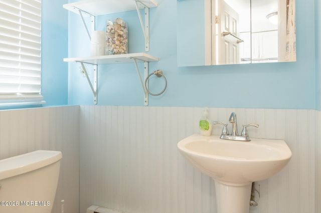 31 Kim Lane, Toms River, NJ 08755