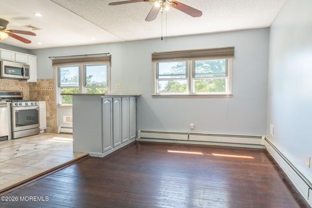 31 Kim Lane, Toms River, NJ 08755