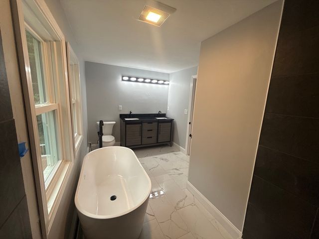 658 Berkley St, Berkley, MA 02779