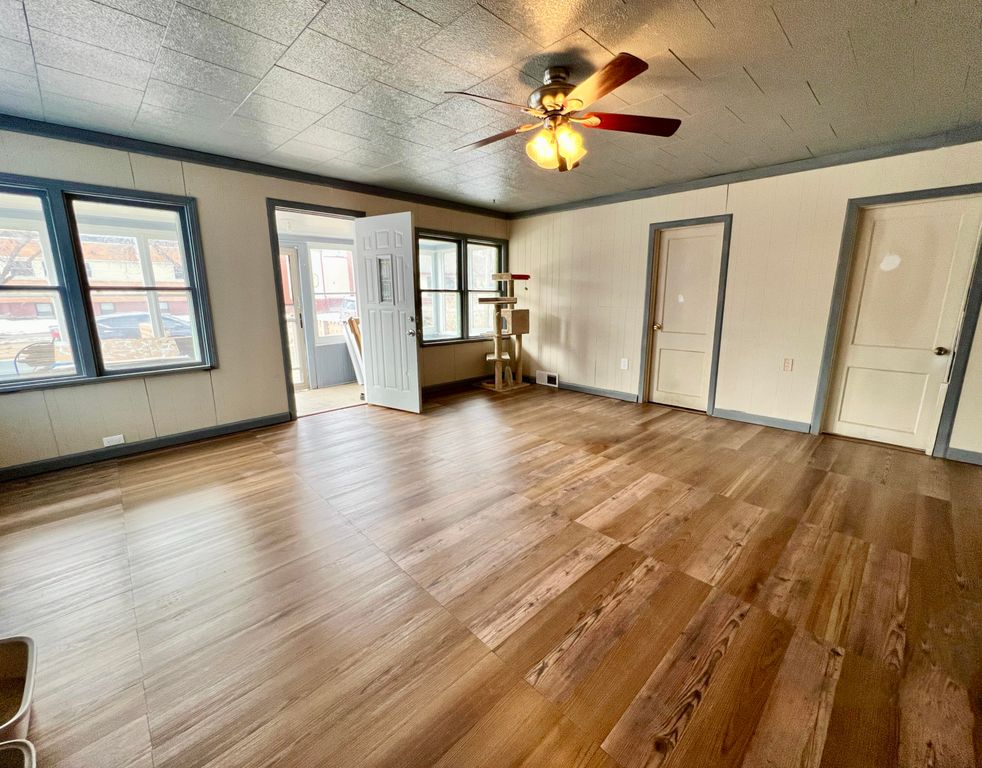 508 DAWSON ST, Wolf Point, MT 59201 photo 2