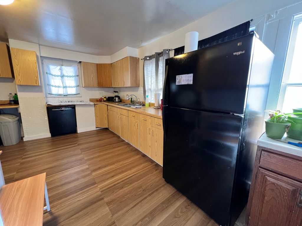 508 DAWSON ST, Wolf Point, MT 59201 photo 6