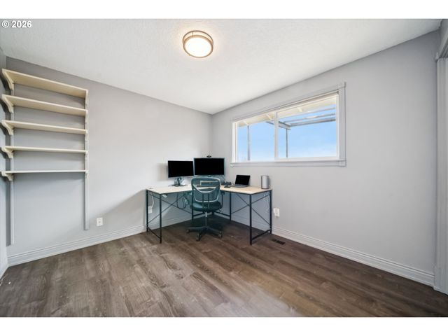 7135 MONTE VERDE Dr, Gladstone, OR 97027