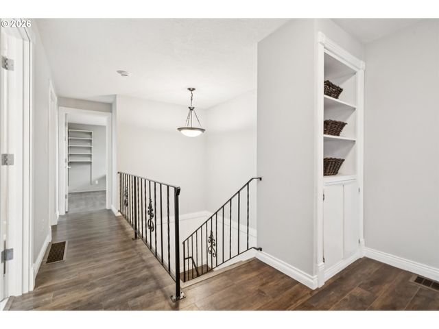 7135 MONTE VERDE Dr, Gladstone, OR 97027