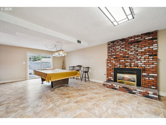 7135 MONTE VERDE Dr, Gladstone, OR 97027