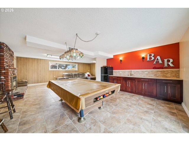 7135 MONTE VERDE Dr, Gladstone, OR 97027