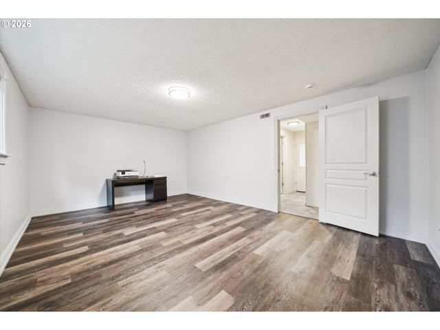 7135 MONTE VERDE Dr, Gladstone, OR 97027