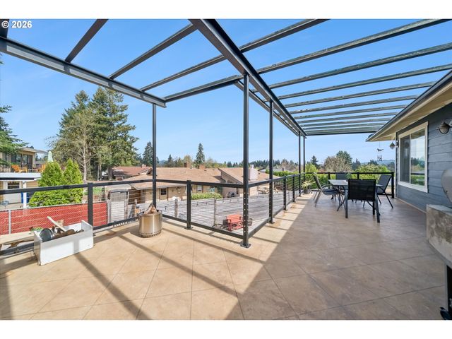 7135 MONTE VERDE Dr, Gladstone, OR 97027