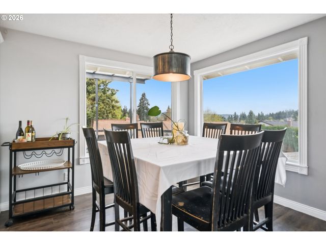 7135 MONTE VERDE Dr, Gladstone, OR 97027