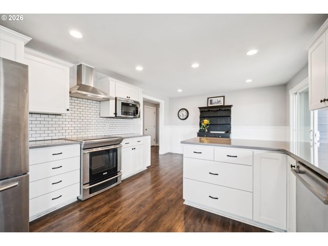 7135 MONTE VERDE Dr, Gladstone, OR 97027