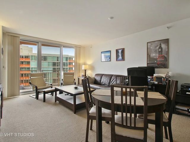 807 DAVIS Street 903, Evanston, IL 60201