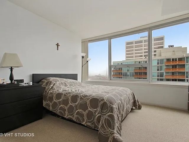 807 DAVIS Street 903, Evanston, IL 60201