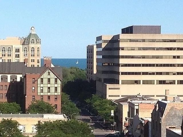 807 DAVIS Street 903, Evanston, IL 60201