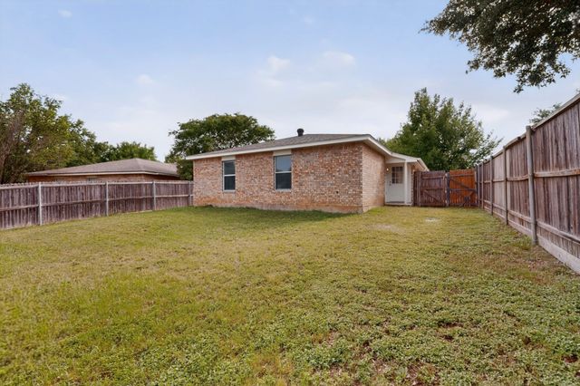 414 Blueberry Hill Lane, Mansfield, TX 76063
