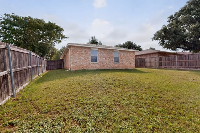 414 Blueberry Hill Lane, Mansfield, TX 76063