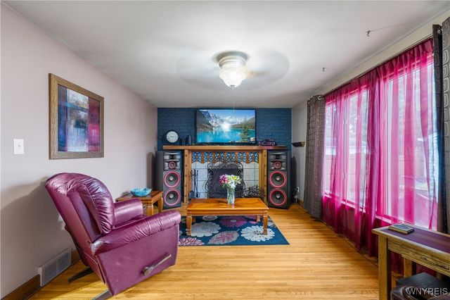 1021 97th Street, Niagara Falls, NY 14304