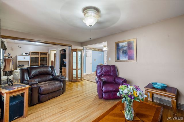 1021 97th Street, Niagara Falls, NY 14304