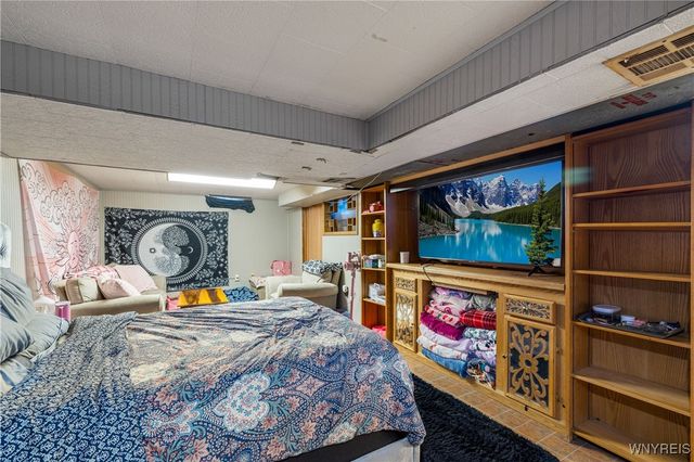 1021 97th Street, Niagara Falls, NY 14304