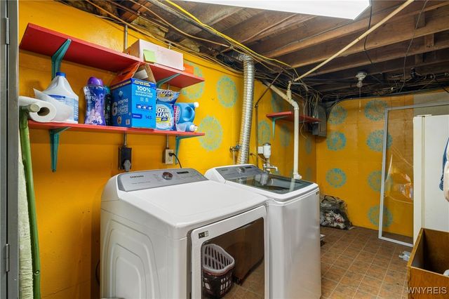 1021 97th Street, Niagara Falls, NY 14304