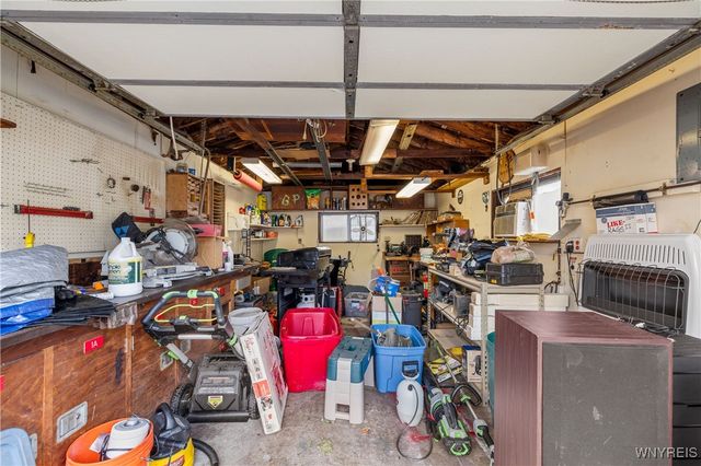 1021 97th Street, Niagara Falls, NY 14304