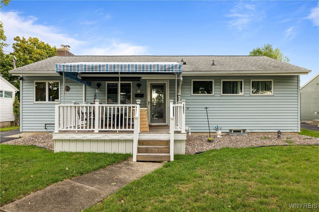 1021 97th Street, Niagara Falls, NY 14304