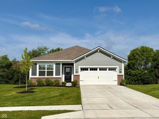 6226 Redwood Drive, Mccordsville, IN 46055