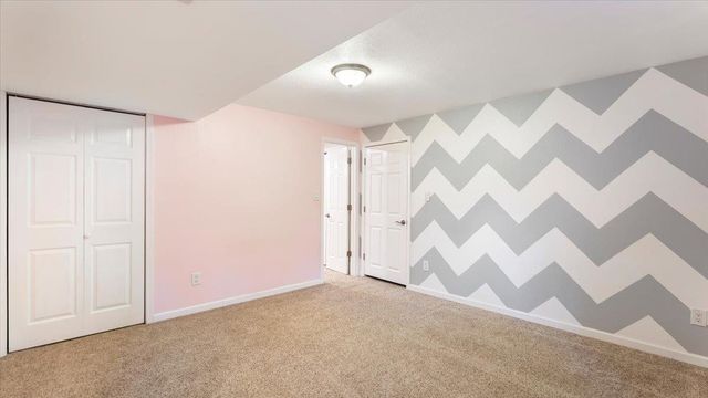 15307 N Cincinnati Dr, Spokane, WA 99208