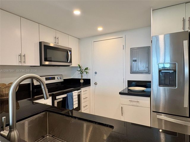 8000 Harding Avenue 7E, Miami Beach, FL 33141