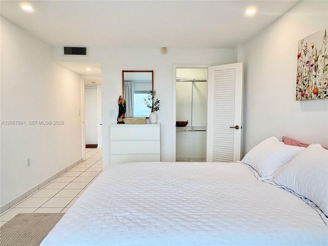 8000 Harding Avenue 7E, Miami Beach, FL 33141