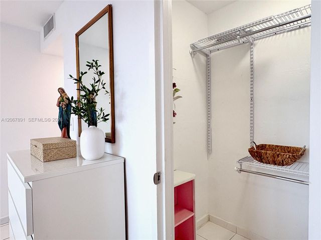 8000 Harding Avenue 7E, Miami Beach, FL 33141