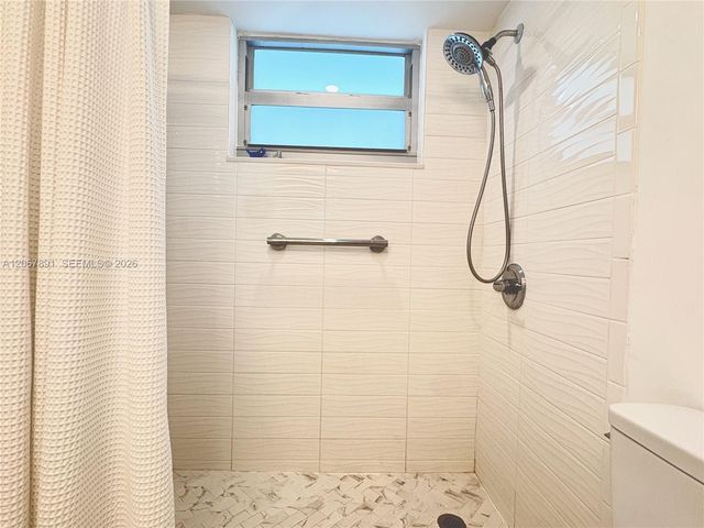 8000 Harding Avenue 7E, Miami Beach, FL 33141