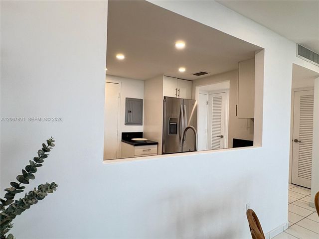 8000 Harding Avenue 7E, Miami Beach, FL 33141