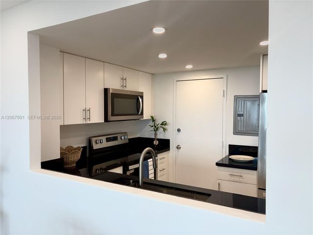 8000 Harding Avenue 7E, Miami Beach, FL 33141