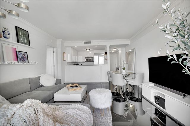 3350 SW 27 AV 2104, Coconut Grove, FL 33133