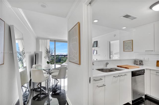 3350 SW 27 AV 2104, Coconut Grove, FL 33133