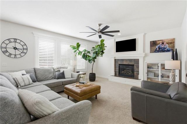 879 S Jaide Lane, Olathe, KS 66061