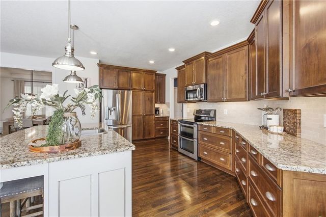 879 S Jaide Lane, Olathe, KS 66061