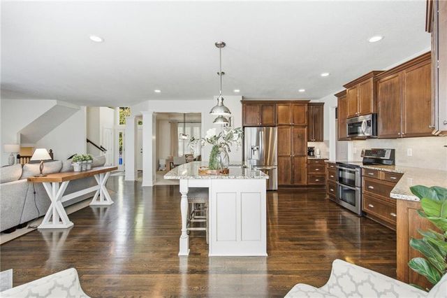 879 S Jaide Lane, Olathe, KS 66061