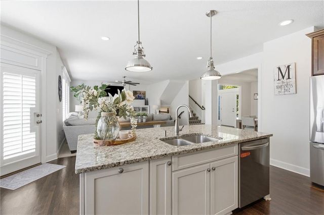 879 S Jaide Lane, Olathe, KS 66061