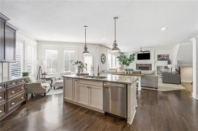 879 S Jaide Lane, Olathe, KS 66061