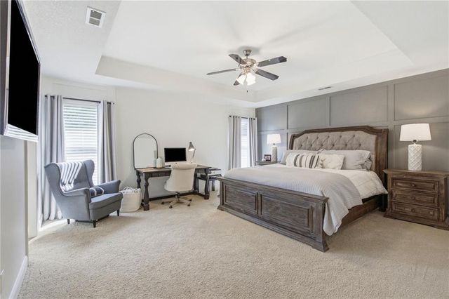 879 S Jaide Lane, Olathe, KS 66061