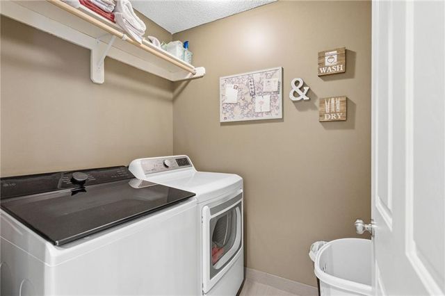 879 S Jaide Lane, Olathe, KS 66061