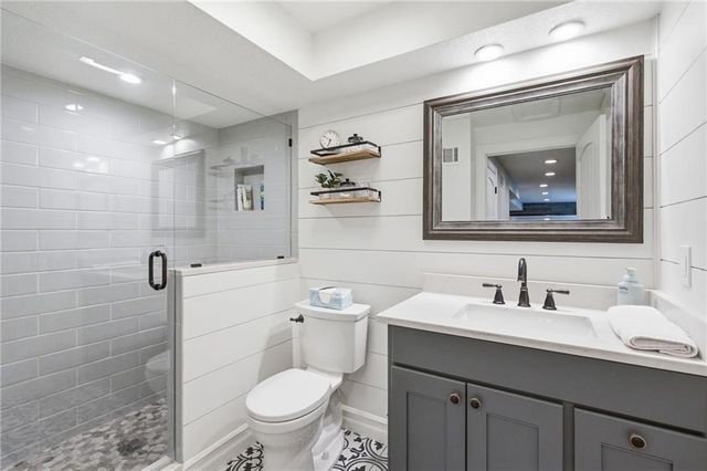 879 S Jaide Lane, Olathe, KS 66061
