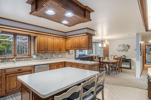 818 Huron AVENUE, Oostburg, WI 53070