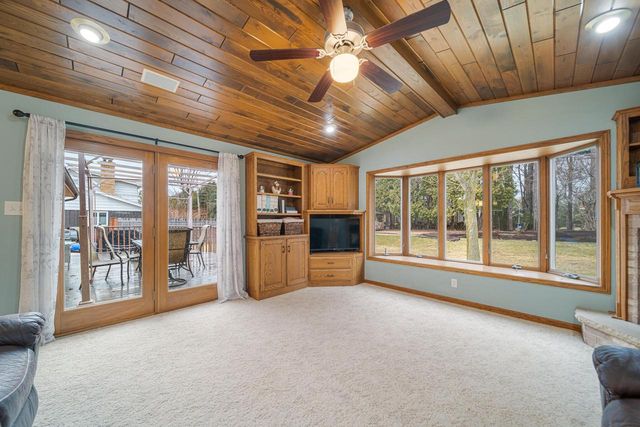 818 Huron AVENUE, Oostburg, WI 53070